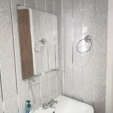 A Cosy Basement Apartment Leeds (West Yorkshire)
